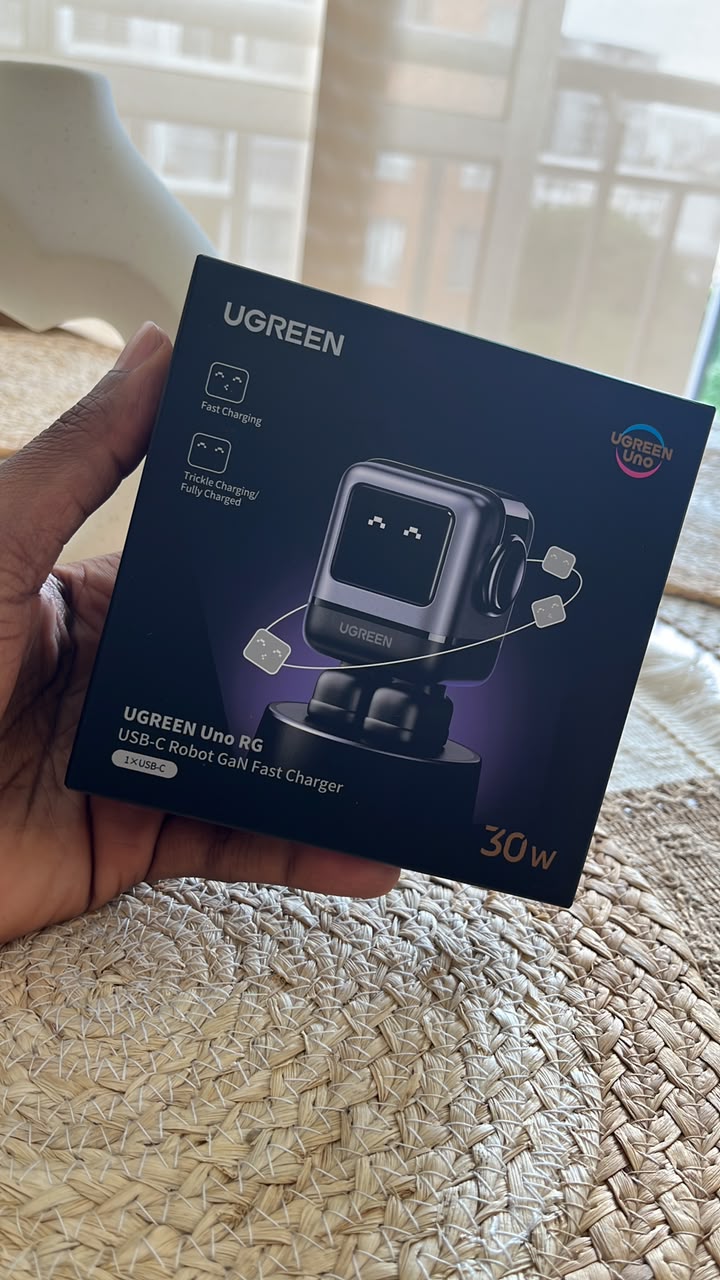 Cargador UGREEN Uno RG Robot GaN 30W Original | USB-C | Carga Rápida